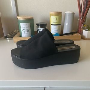 Steve Madden Platform - black